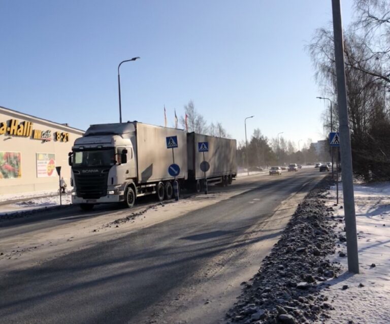 Katupöly heikentää ilmanlaatua Porin keskustassa.