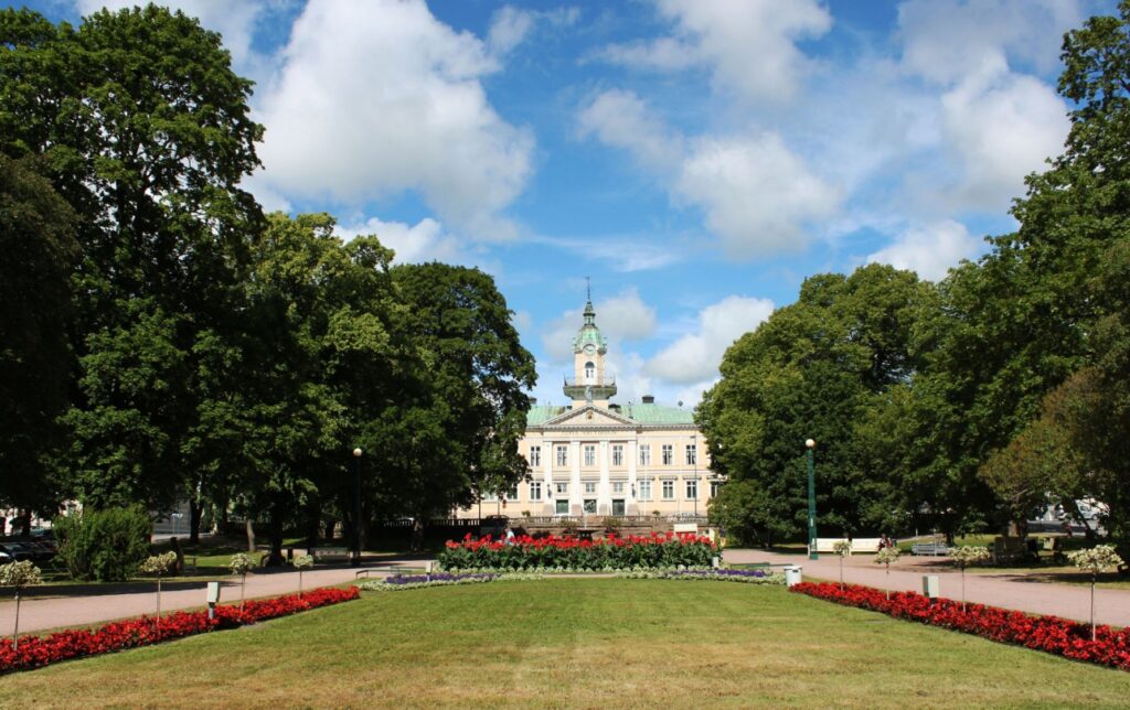 Raatihuoneenpuisto