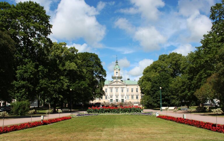 Raatihuoneenpuisto