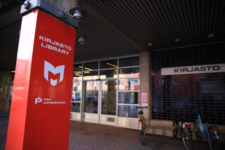 Kirjasto