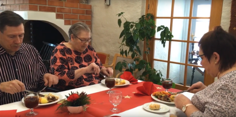 Kokki kotiin ruokailuhetki Kullaankodossa