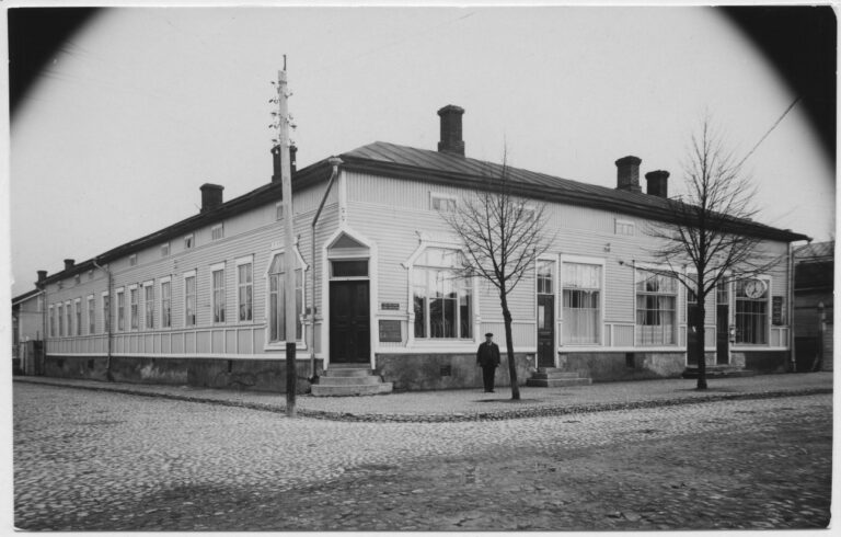 Isolinnankatu 14_K.E.Klint Satakunnan Museon kokoelmat