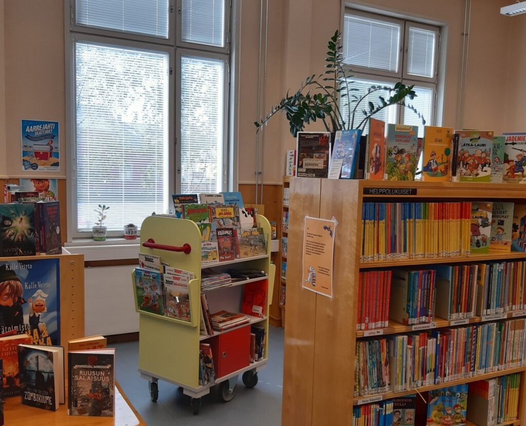 Reposaaren kirjaston lasten osastoa