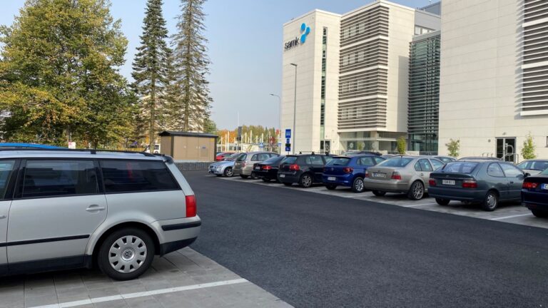 Portinaukion pysäköintialue syksyllä 2020