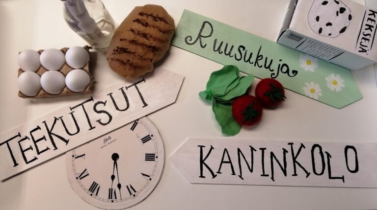 Tarinat todeksi -tapahtuman rekvisiittaa