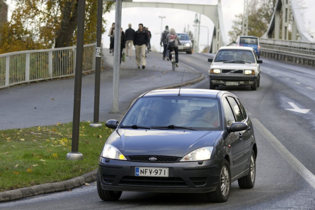 Autoja Porinsillan kupeessa