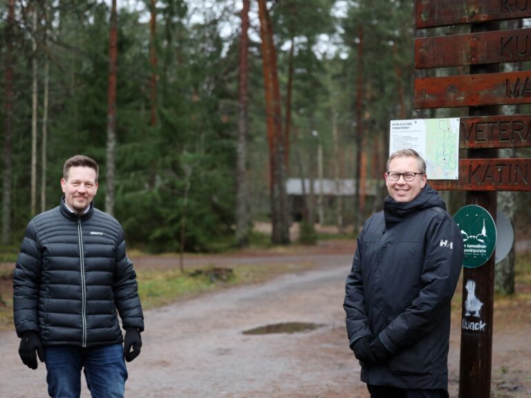 Markku Koppelomäki ja Petteri Lahti Isomäen maastossa