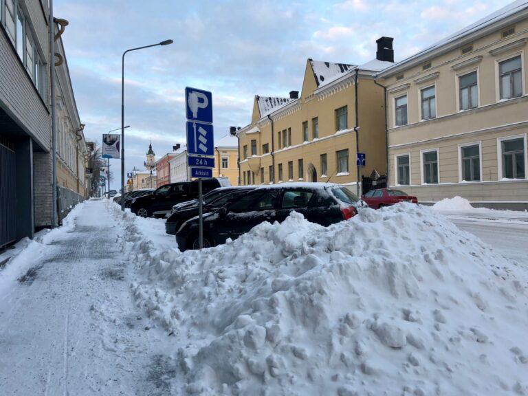 Pysäköinti