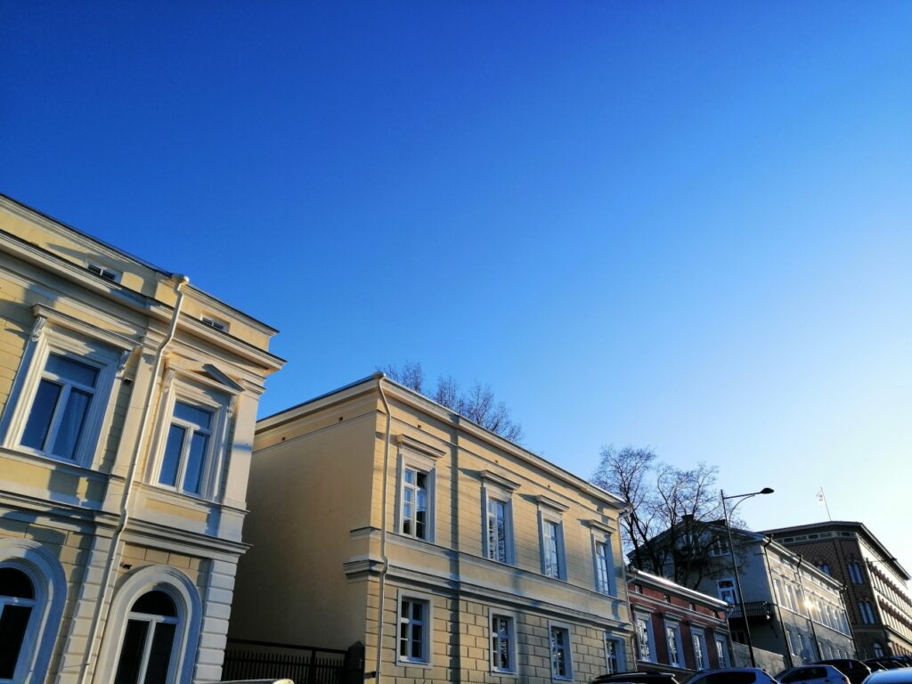 Keskustan rakennuksia