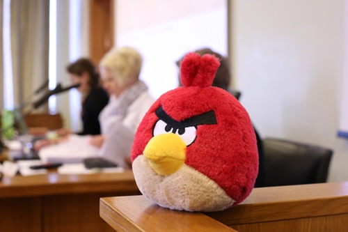 Angry Birds, lasten vaalin voittaja 2017, valtuustosalissa