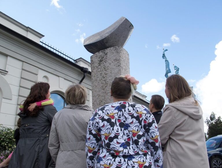 Harry Kivijärven Lokki-veistos Porin Etelärannassa