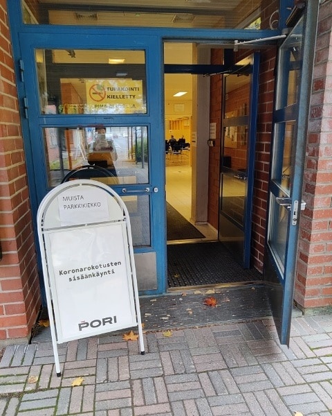 Nuorisotalon ovi auki koronarokotuksissa