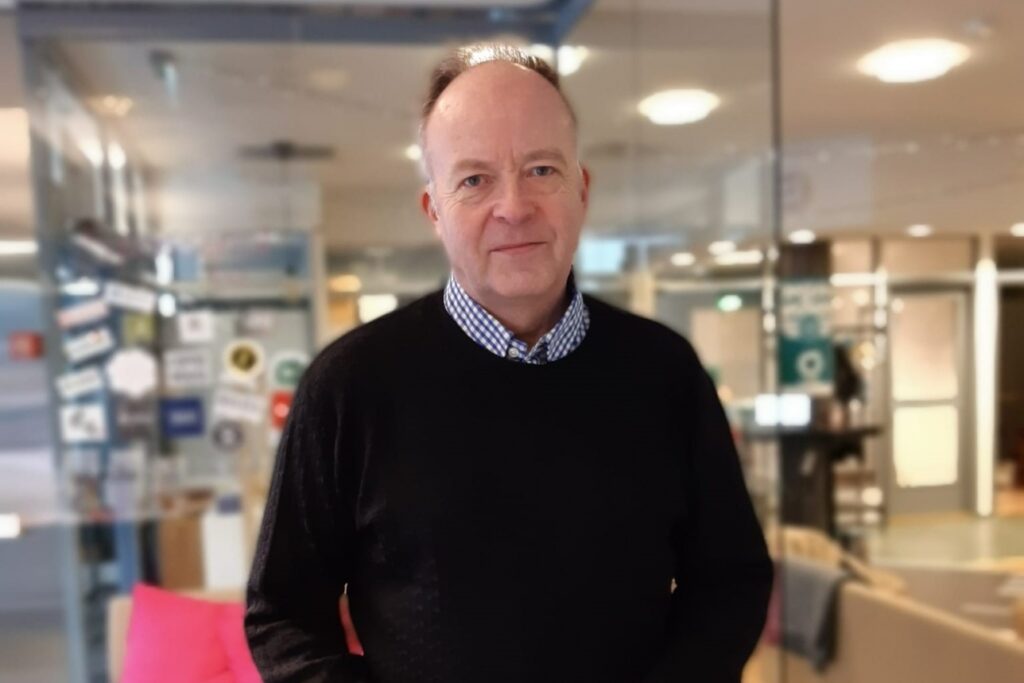 Valokuva Ohjaamon opinto-ohjaaja Mika Ruuhialasta