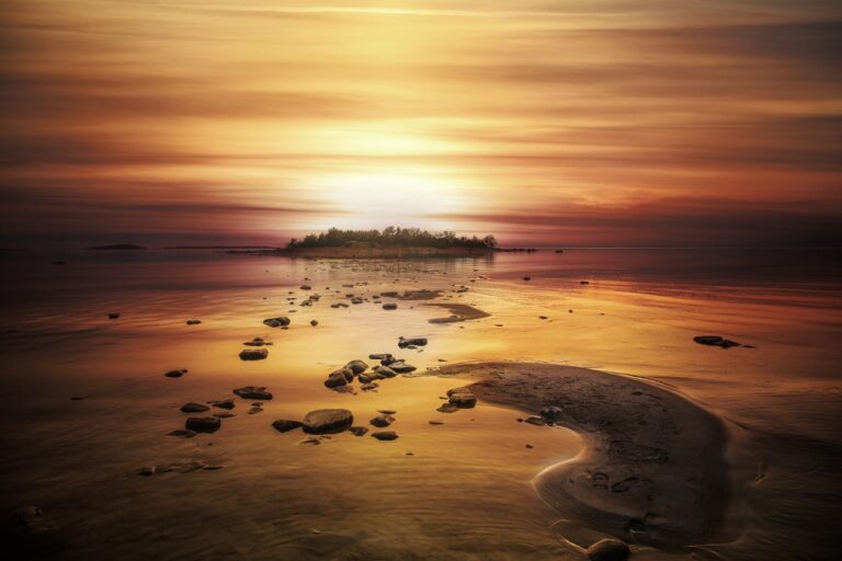 Yyterin hiekkaranta ilta-auringossa