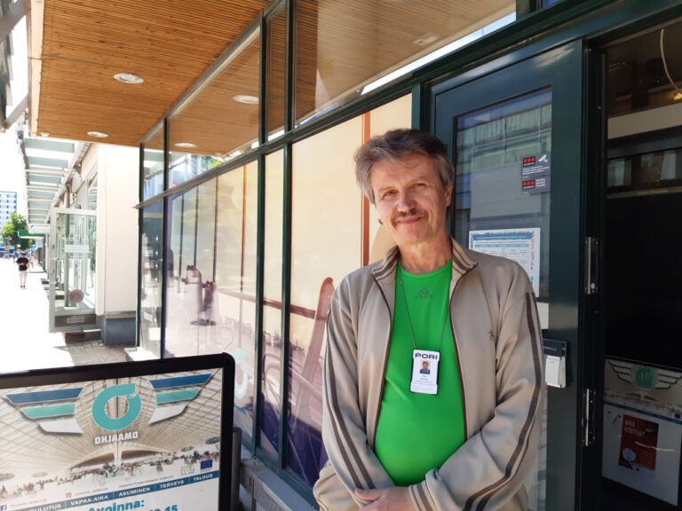 Valokuva asumisneuvoja Petri Ahosesta