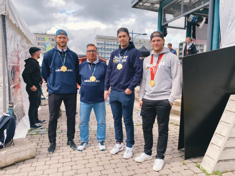 Porilaiset olympia- ja MM-kultamitalistit Niko Ojamäki, Ari-Pekka Selin, Joel Armia ja Juho Lammikko SuomiAreenassa.