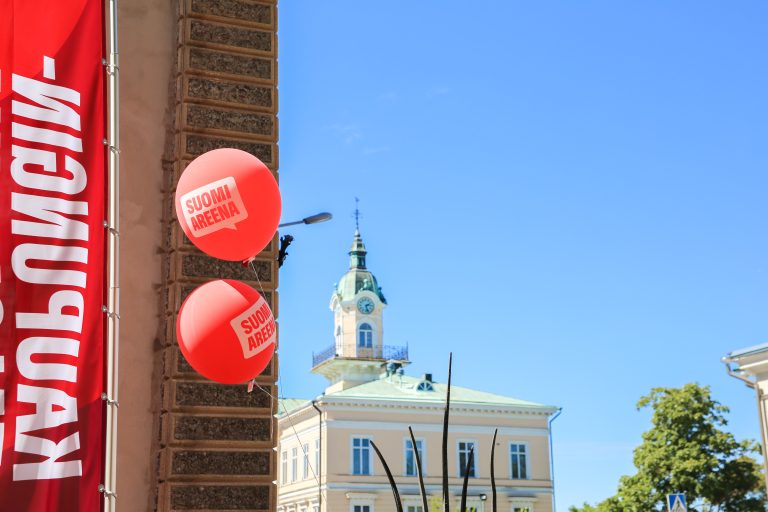 SuomiAreena-humua