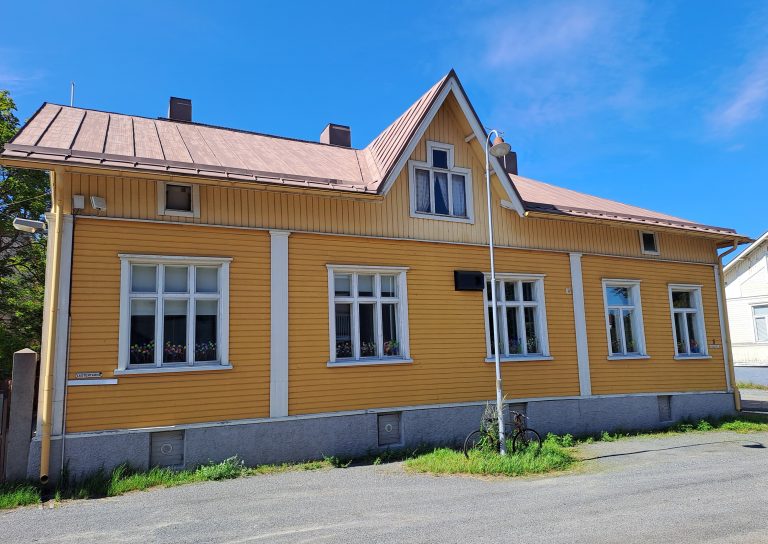 Riihikadun entisen päiväkodin julkisivu