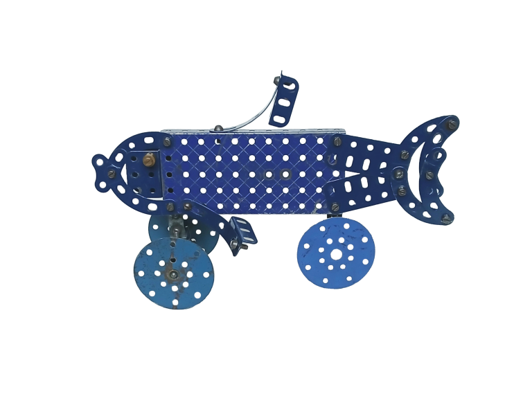 Sinisävyisistä rakennussarjan osista koottu kala