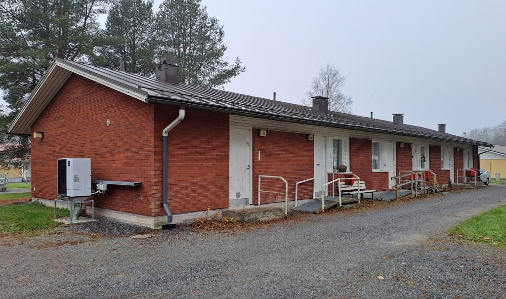 Noormarkussa Snällintiellä myynnissä oleva kaupungin omistava rivitalo